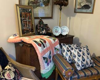 Chairs, accent pieces, vintage quilts and afghans.   Lamps will also be available.   