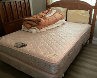 Queen Excellent condition