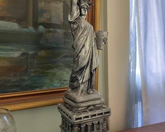 Metal Statue of Liberty Sculpture