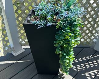 Outdoor planters and foliage 