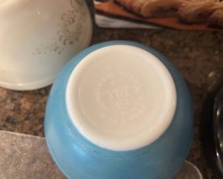 PYREX 401 Primary Blue 1.5 Pint Mixing Bowl, PYREX 401 Homestead Blue Scroll 1.5 Pint Mixing Bowl