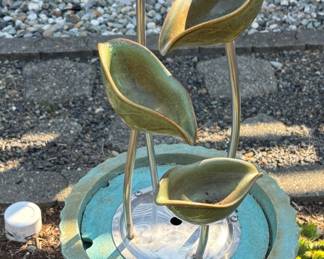 Lily Pad Design Water Fountain