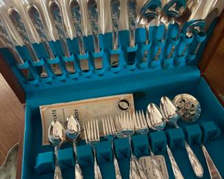 Tudor Plate Oneida "Bridal Wreath" Silverplate Flatware Set 