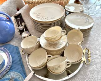 Lenox Wyndcrest Ivory Porcelain Dinnerware Set