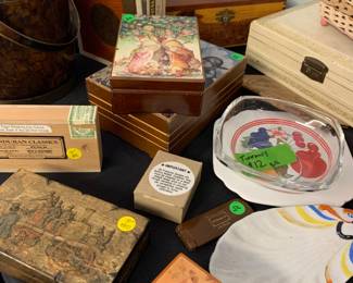 Misc trinket, jewelry, glove boxes