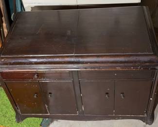Victrola Talking Machine Co. Cabinet
