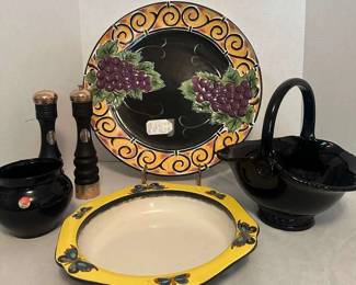 Black Assorted Kitchenware