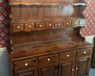 Ethan Allen Early American Solid Antiqued Pine China Cabinet
