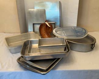 Vintage Roaster Pan with Kid Various Aluminum Baking Pans Wooden Snack Server