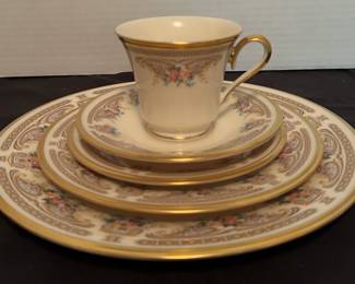 Lenox Versailles Plate Cup Set