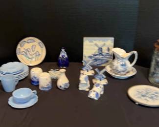 Delft Blue and Blue and White Pieces Vintage Jar Bell