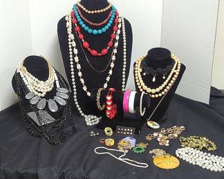 Colorful Costume Jewelery Lot