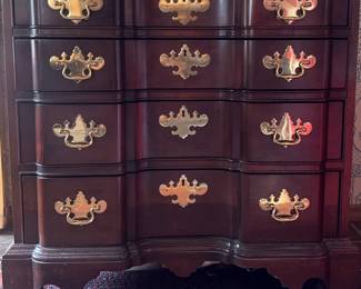Councill Craftsmen Chippendale Style Mahogany Blockfront Chest