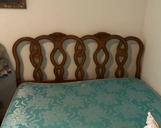 Full size bed