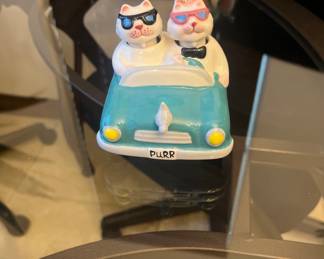 Cool, cats, salt, and pepper shaker