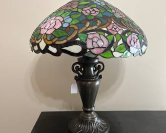 Beautiful Tiffany style table ramp