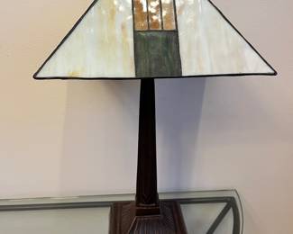 Craftsman style table lamp