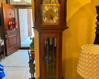 Grandfather clock, needs repaired