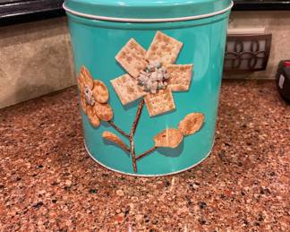 Vintage turquoise green metal soda cracker can