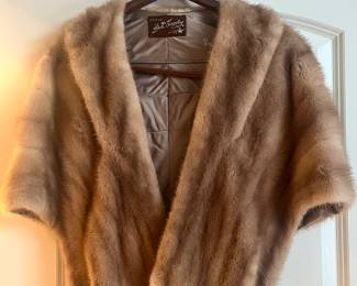 Dot Crosby fur stole