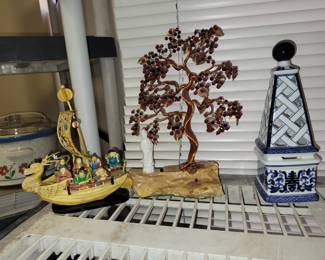 Japanese and Chinese collectibles