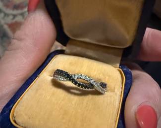 10K Black & White Diamond Band