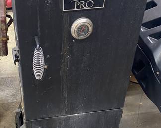 Masterbilt Pro Series Smoker