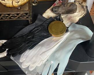 Vintage Ladies Gloves