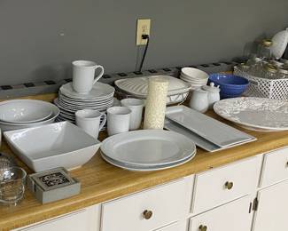 Assorted Kitchenware