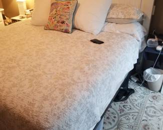 Coastal chic king bed