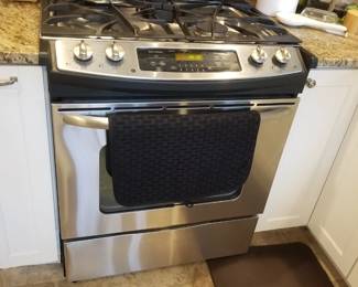 GE gas range