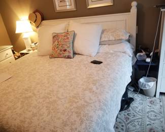Coastal chic king bed