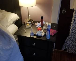 3-drawer nightstand; table lamp