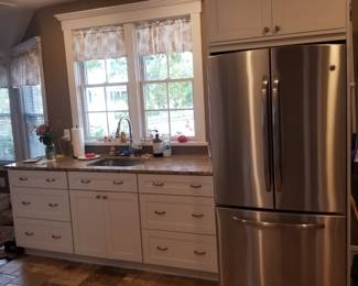 Contemporary white kitchen cabinetry