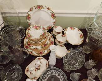 Royal Albert 'Old Country Rose" Fine China