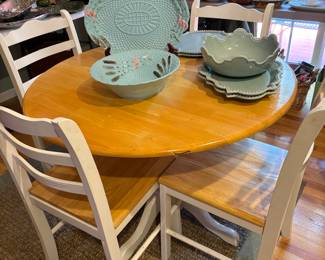 Perfect little drop leaf with four chairs