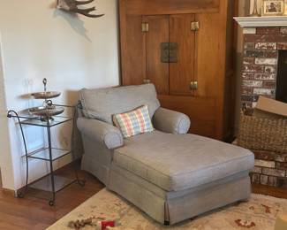 Chase lounge in gray weave material