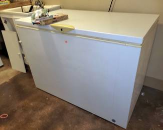 Frigidaire chest freezer