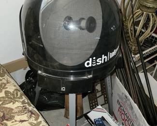 Portable dish satellite receiver and antenna