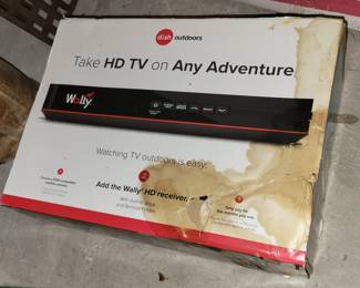 Portable dish satellite receiver and antenna