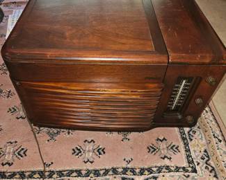1940's Philco turntable & Radio