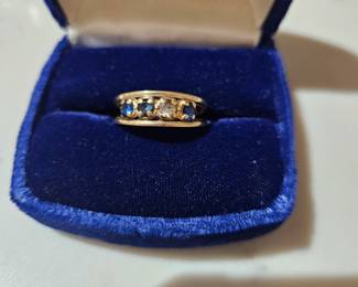 Gold mother's ring