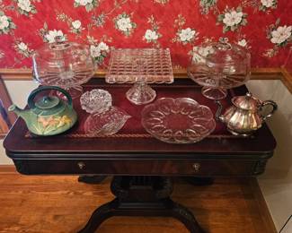 Roseville teapot & cake plates