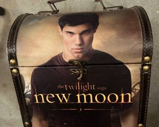 The Twilight - New Moon - Treasure Chest.