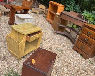 Lots of old misc furniture 