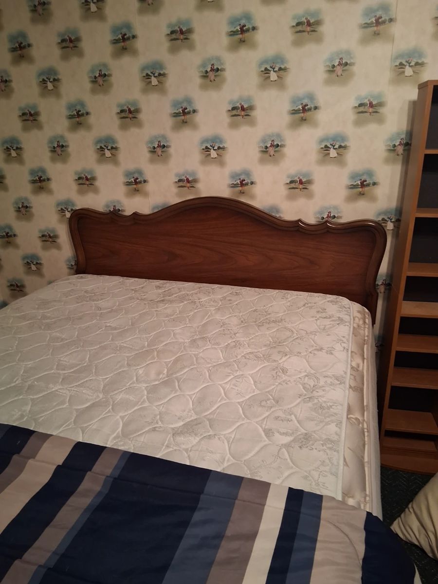 Excellent condition full
Mattress bed.  Mattress and box springs are in excellent condition
