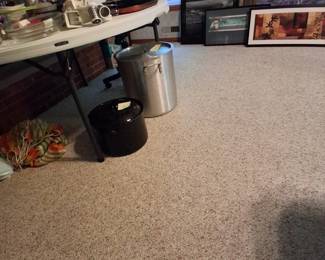 Two very large cooking pots in very good condition