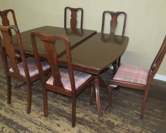Mahogany Dining Table w/1 Leaf & 6 Chairs