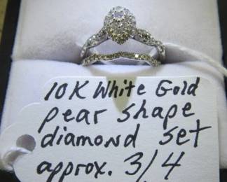 10K Pear Shape Diamond Ring Set