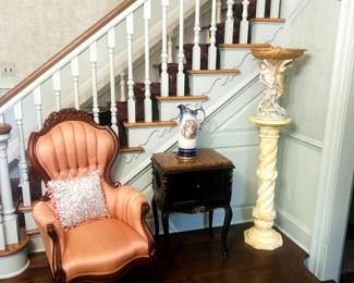 Victorian Arm Chair.
Capodimonte
Urn
Side Table